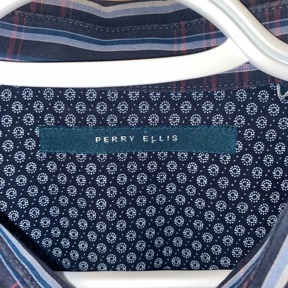 2/$30 ⚡️ - SHIRT | men’s Perry Ellis size large - Picture 4 of 5